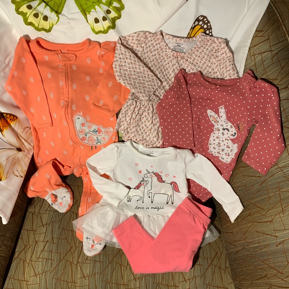 Carter’s 9 mos Baby Girl Bundle - 2 Onesies, 1 Sleeper Pajamas, 1 Unicorn Outfit
